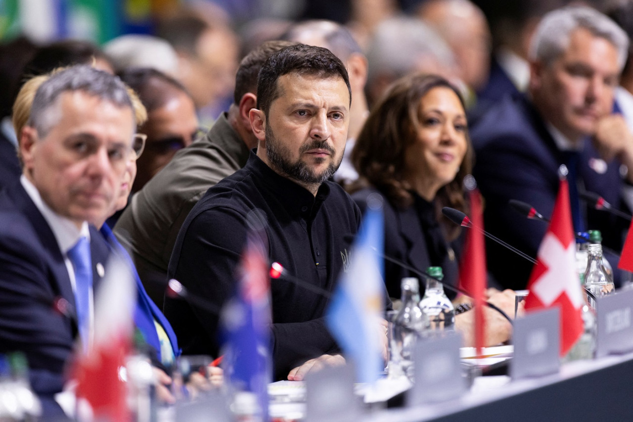 Volodimir Zelenski en la Cumbre por la Paz en Ucrania. Foto: Reuters