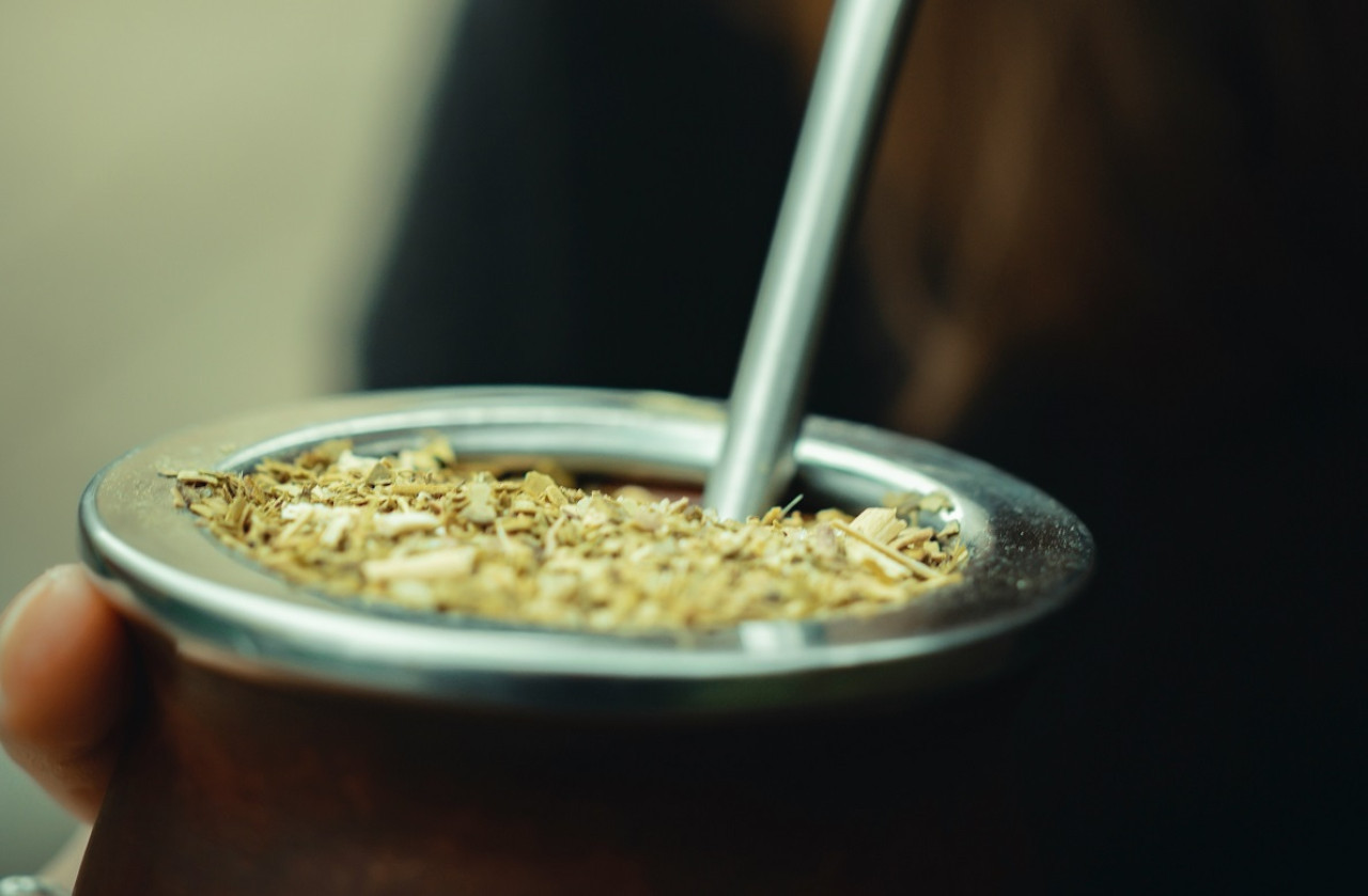 Mate; yerba; tradición. Foto: Unsplash.