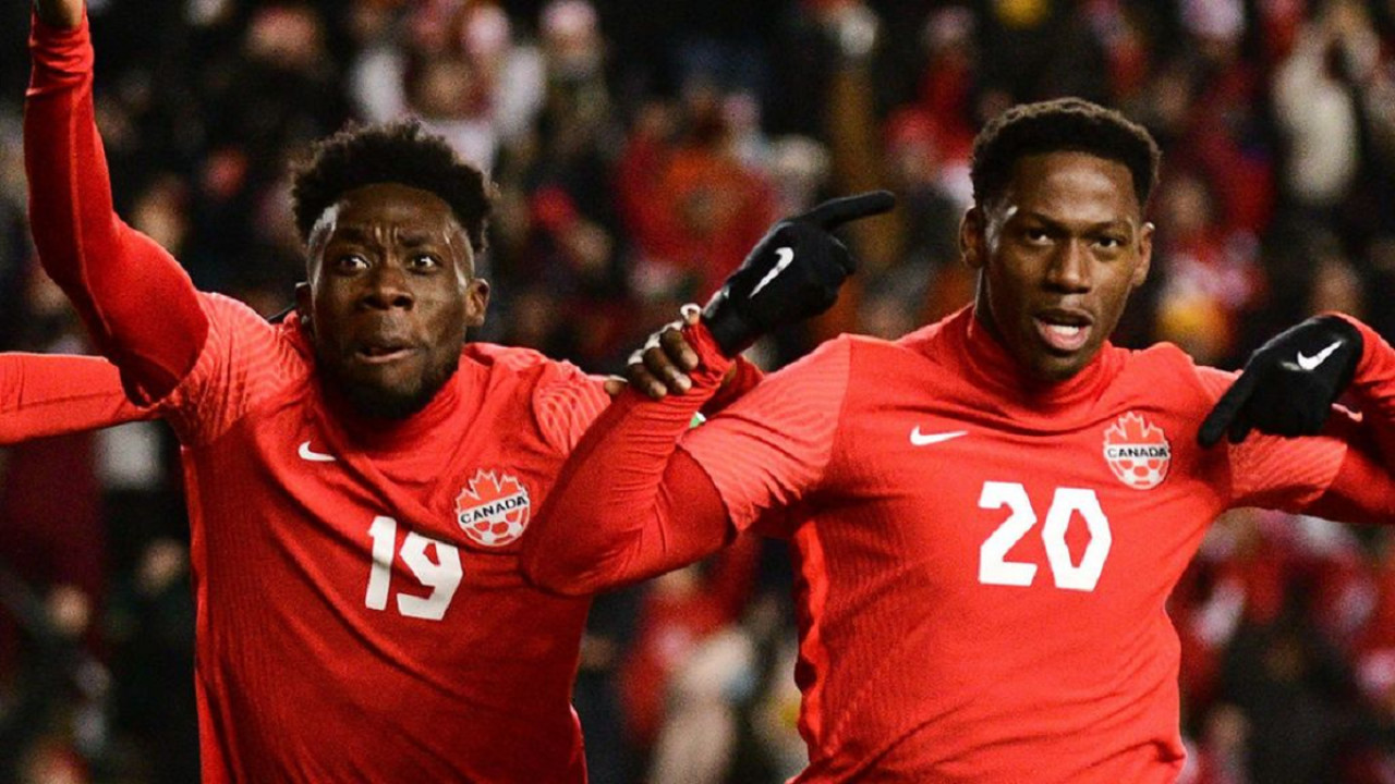 Alphonso Davies y Jonathan David, Selección de Canadá. Foto: Reuters