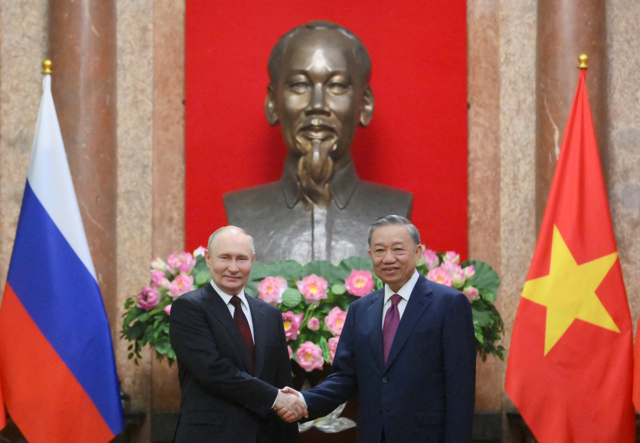 Vladimir Putin y el presidente de Vietnam, To Lam. Foto: Reuters