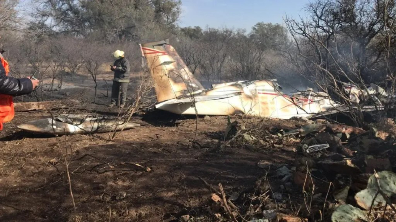 Avioneta que se despistó en San Luis. Foto: NA