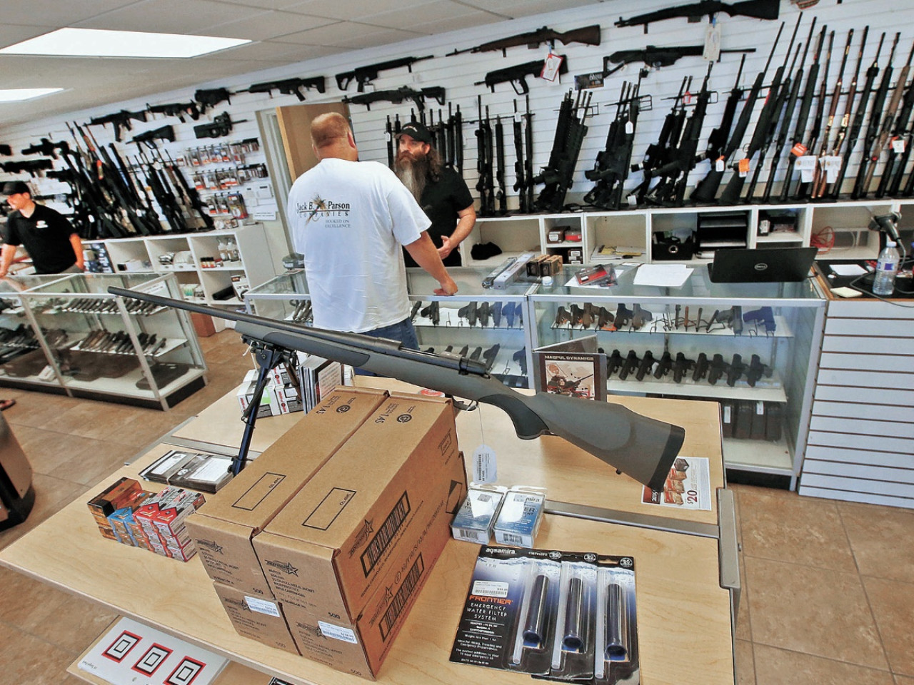 Compra de armas en Estados Unidos. Foto: Reuters