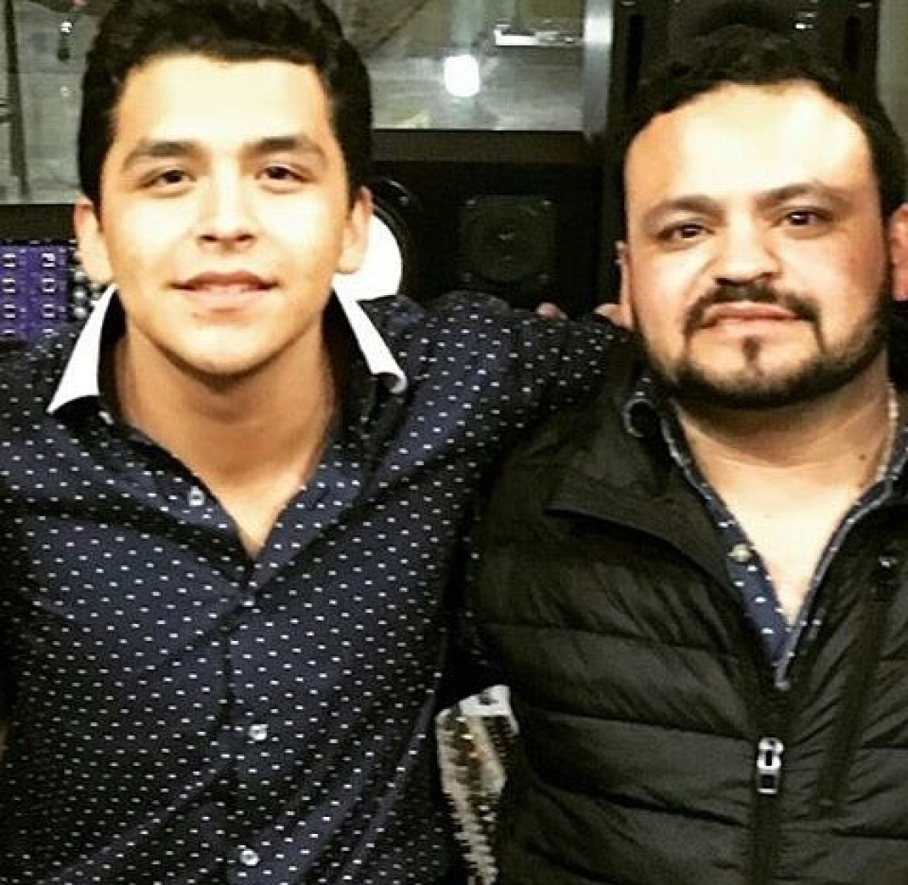 Christian Nodal junto a su padre. Foto: Instagram/chingonasde_jg