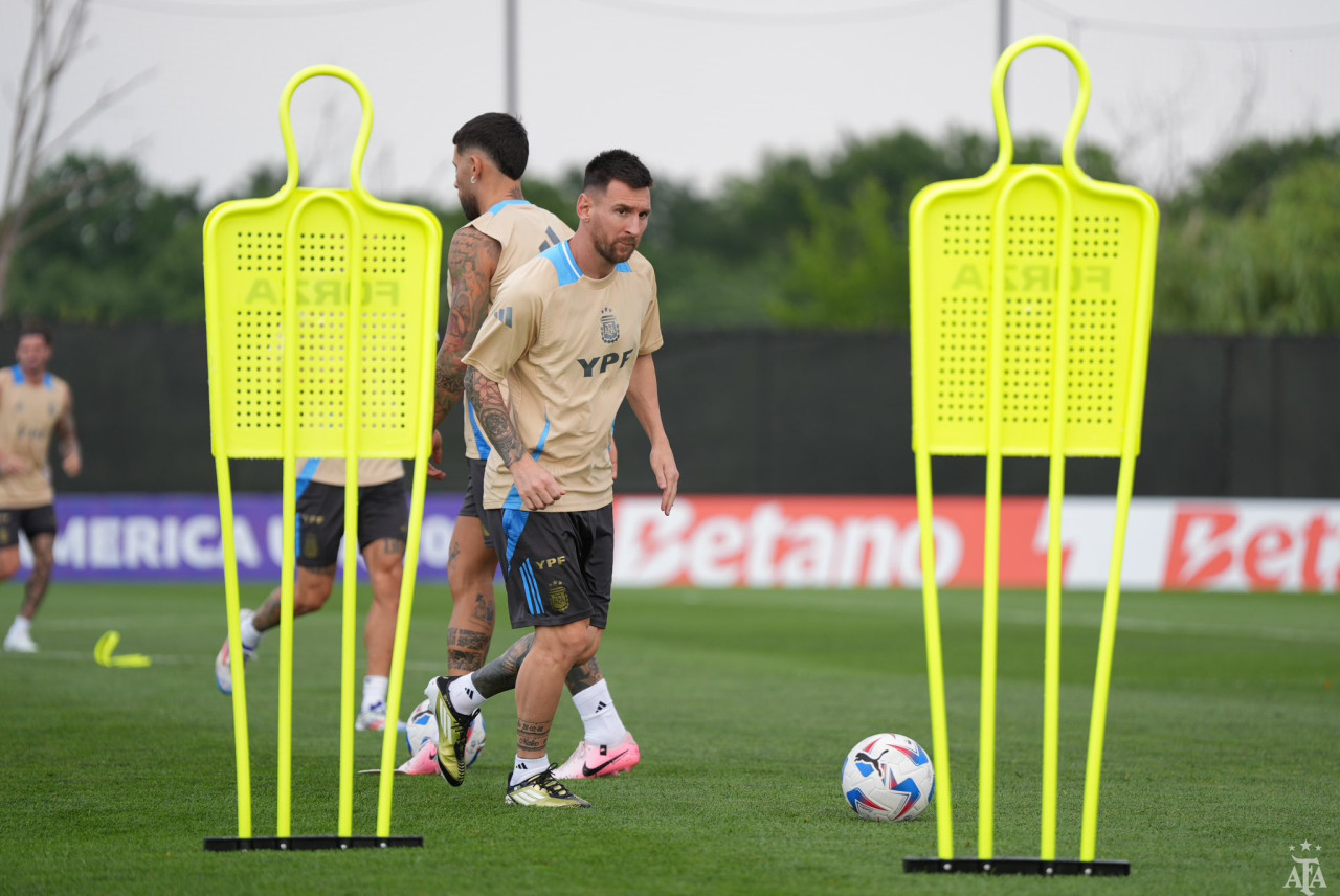 Argentina se entrena pensando en Chile; Copa América 2024. Foto: X @Argentina