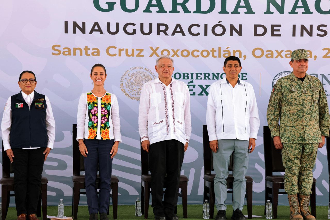 López Obrador y Sheinbaum inauguraron un cuartel de la Guardia Nacional (GN). Foto: EFE