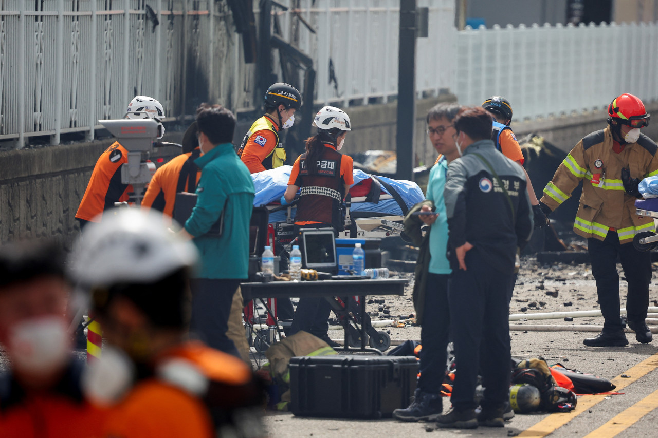 Incendio en una fábrica en Corea del Sur. Foto: Reuters.