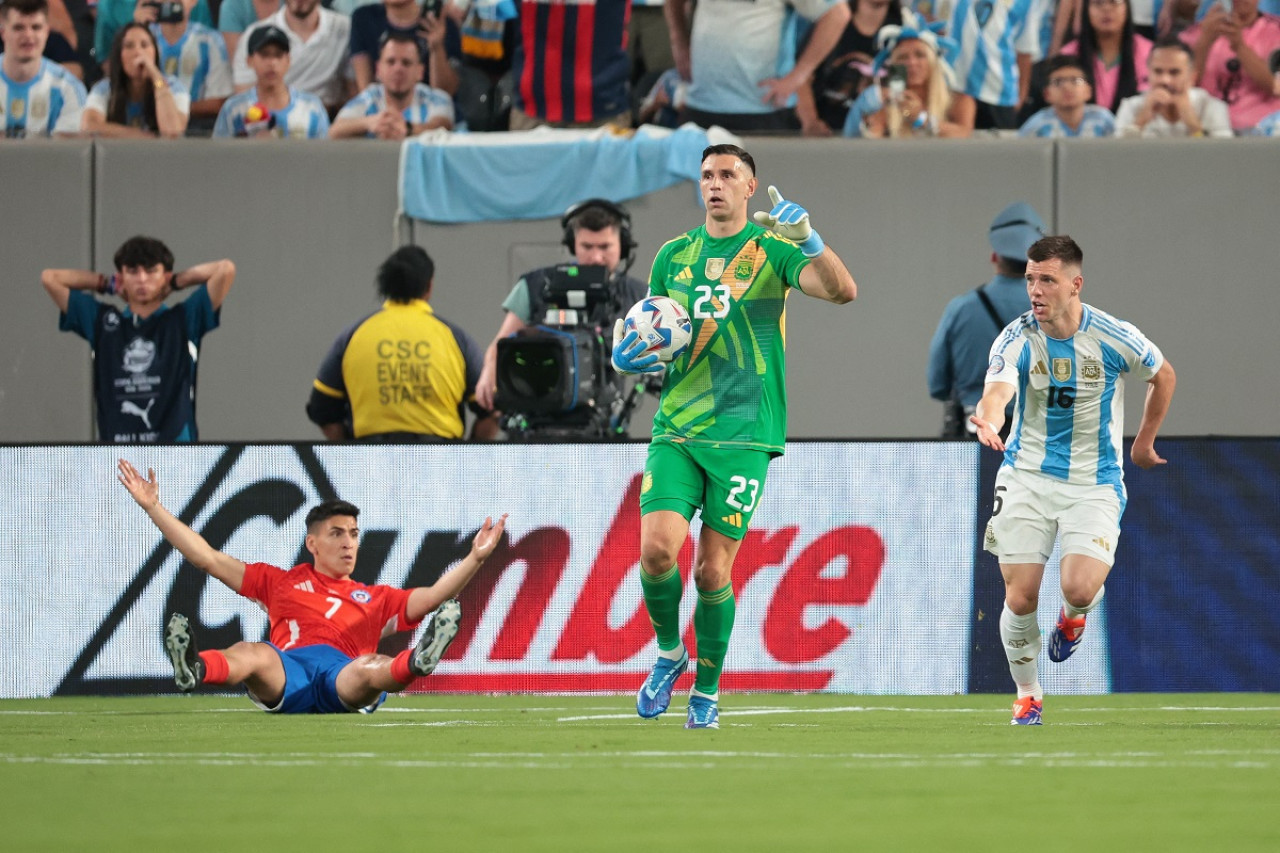 Emiliano "Dibu" Martínez; Argentina vs. Chile; Copa América 2024. Foto: Reuters.