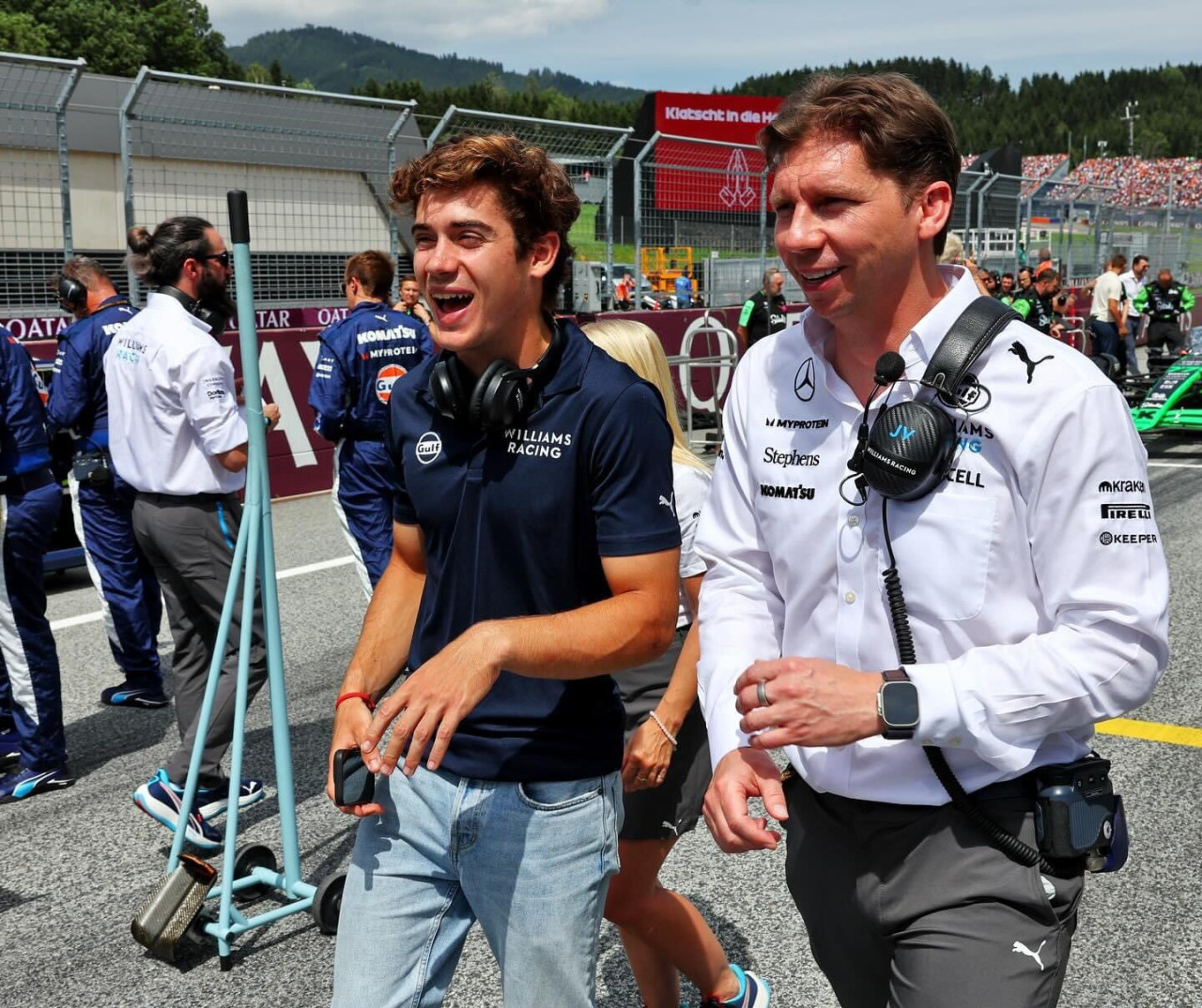 Franco Colapinto junto a James Vowles. Foto: X FranColapinto.