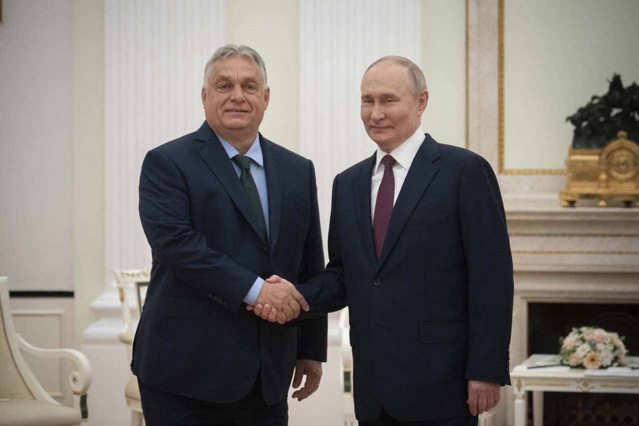 Vladimir Putin y Viktor Orbán. Foto: EFE.