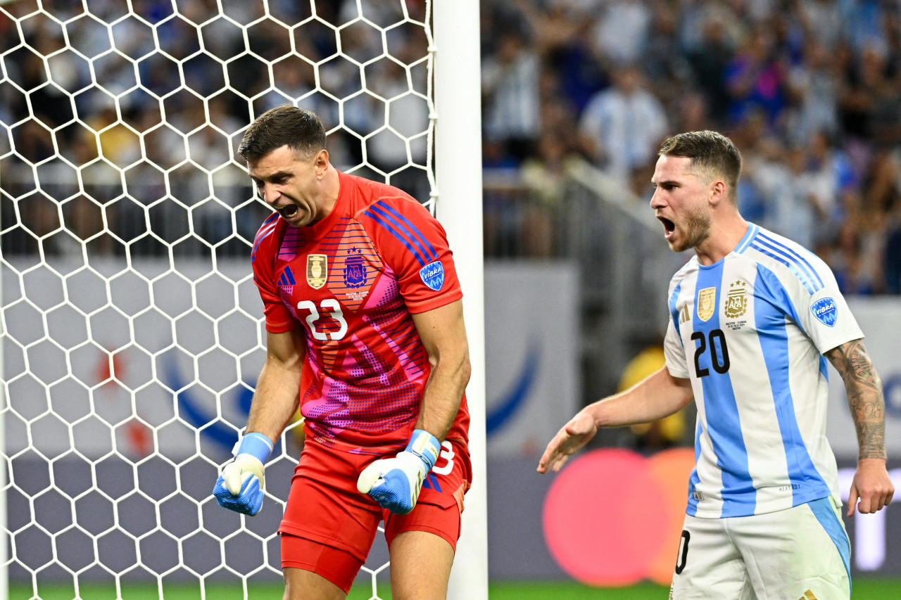 Dibu Martínez en la Selección Argentina. Foto: Reuters.