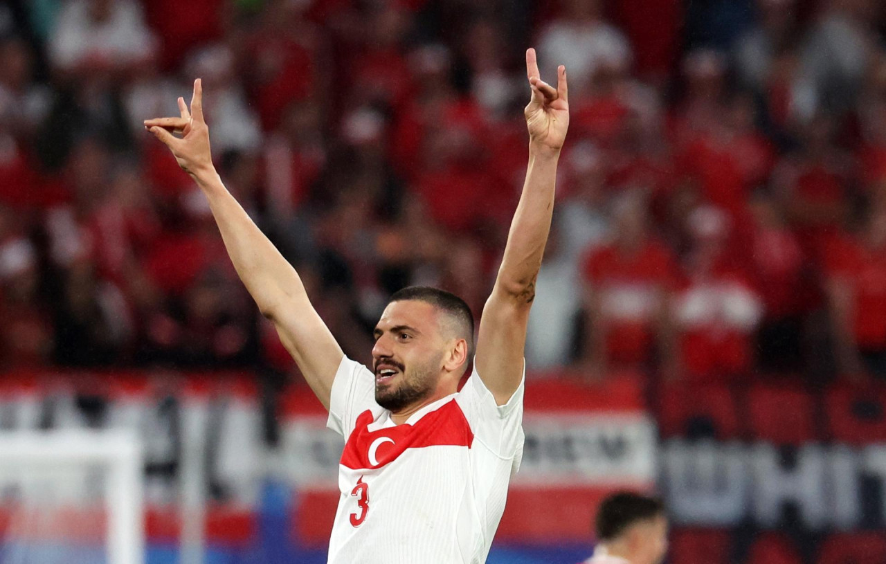 El festejo de Merih Demiral con la Selección de Turquía en la Eurocopa. Foto: EFE