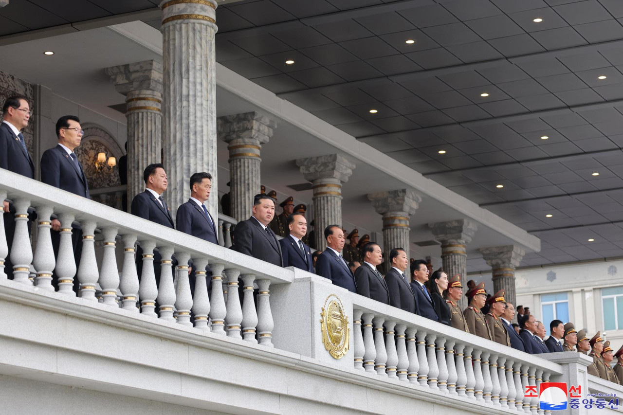 Corea del Norte realizó una gran ceremonia por el 30 aniversario de la muerte de Kim Il-sung. Foto: EFE.