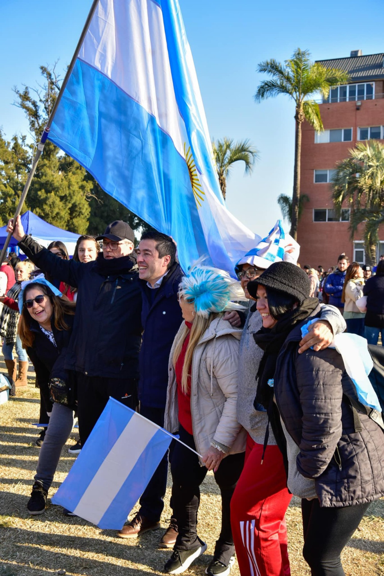 Las familias malvinenses celebraron los 208 años de independencia.