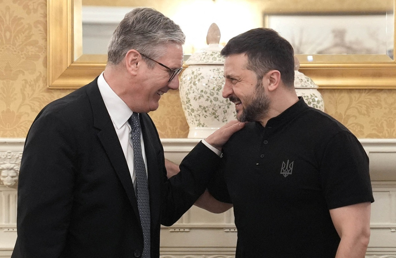 Keir Starmer y Volodímir Zelenski. Foto: Reuters.