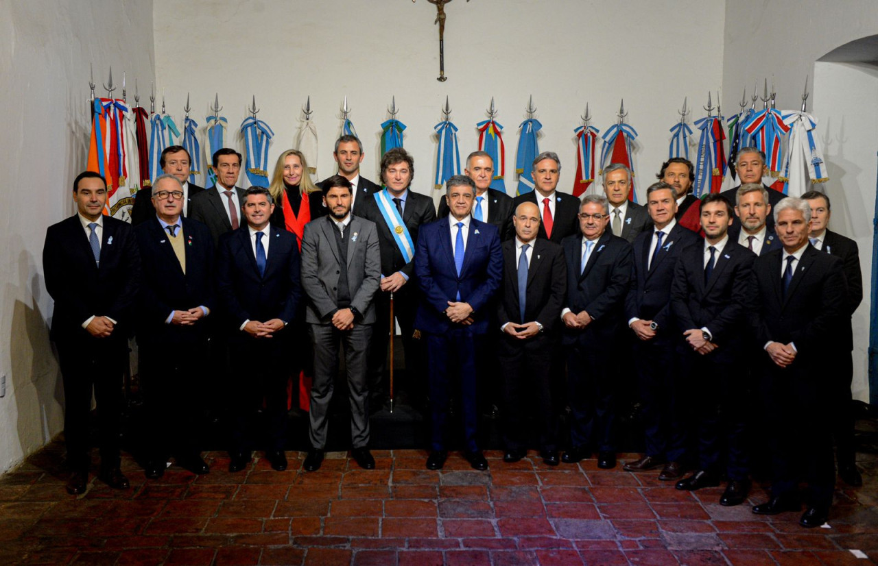 Javier Milei y los gobernadores firmaron el Pacto de Mayo el 9 de julio en Tucumán. Foto: Prensa Presidencia