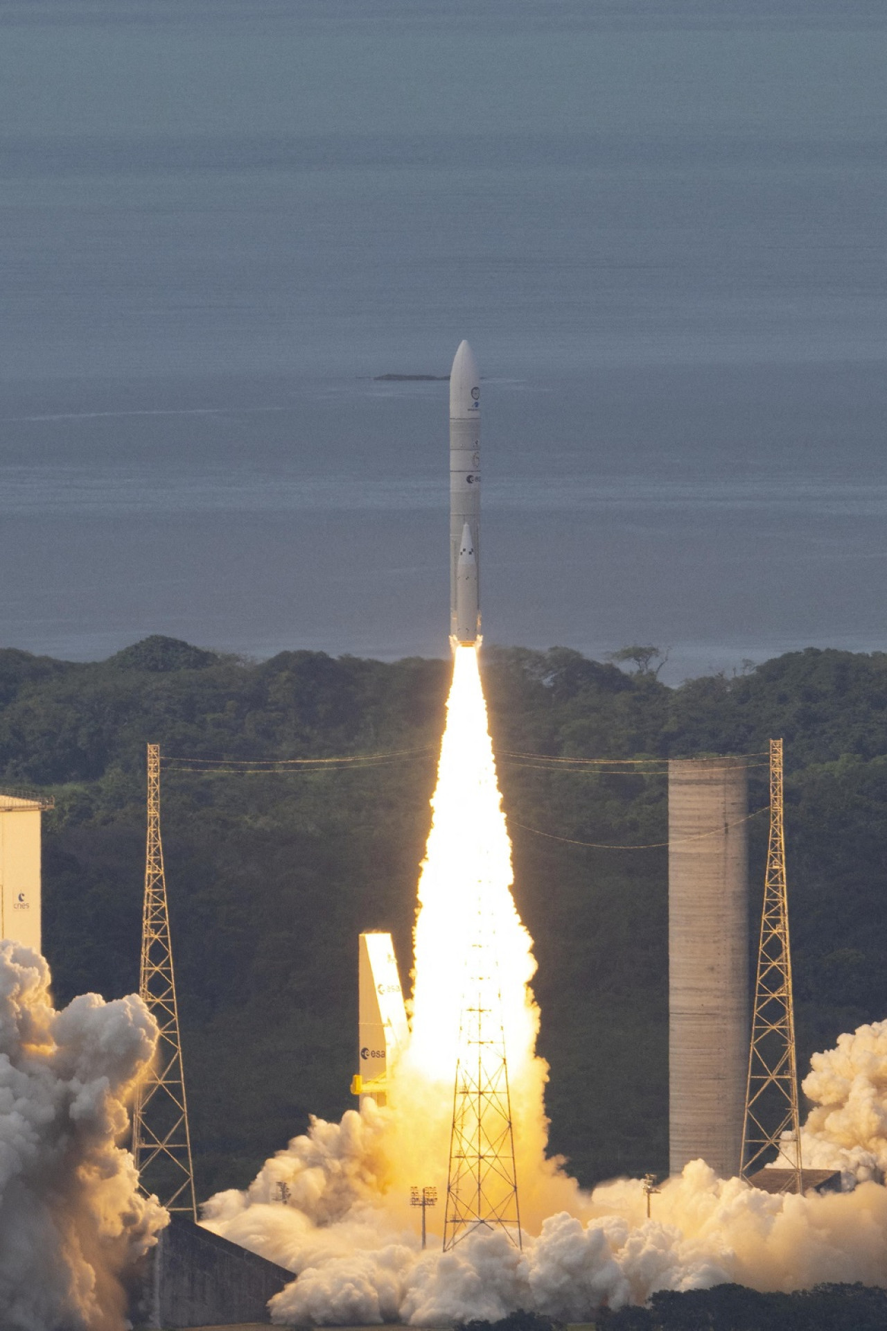 El cohete europeo Ariane 6 despega en Kurú, Guayana Francesa. Foto: Reuters.