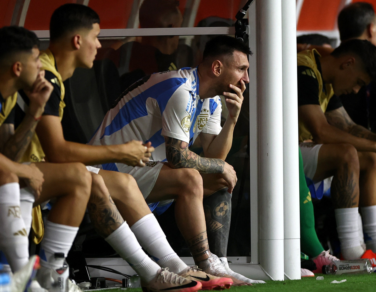 Lionel Messi fue reemplazado en la final de la Copa Argentina. Foto: Reuters