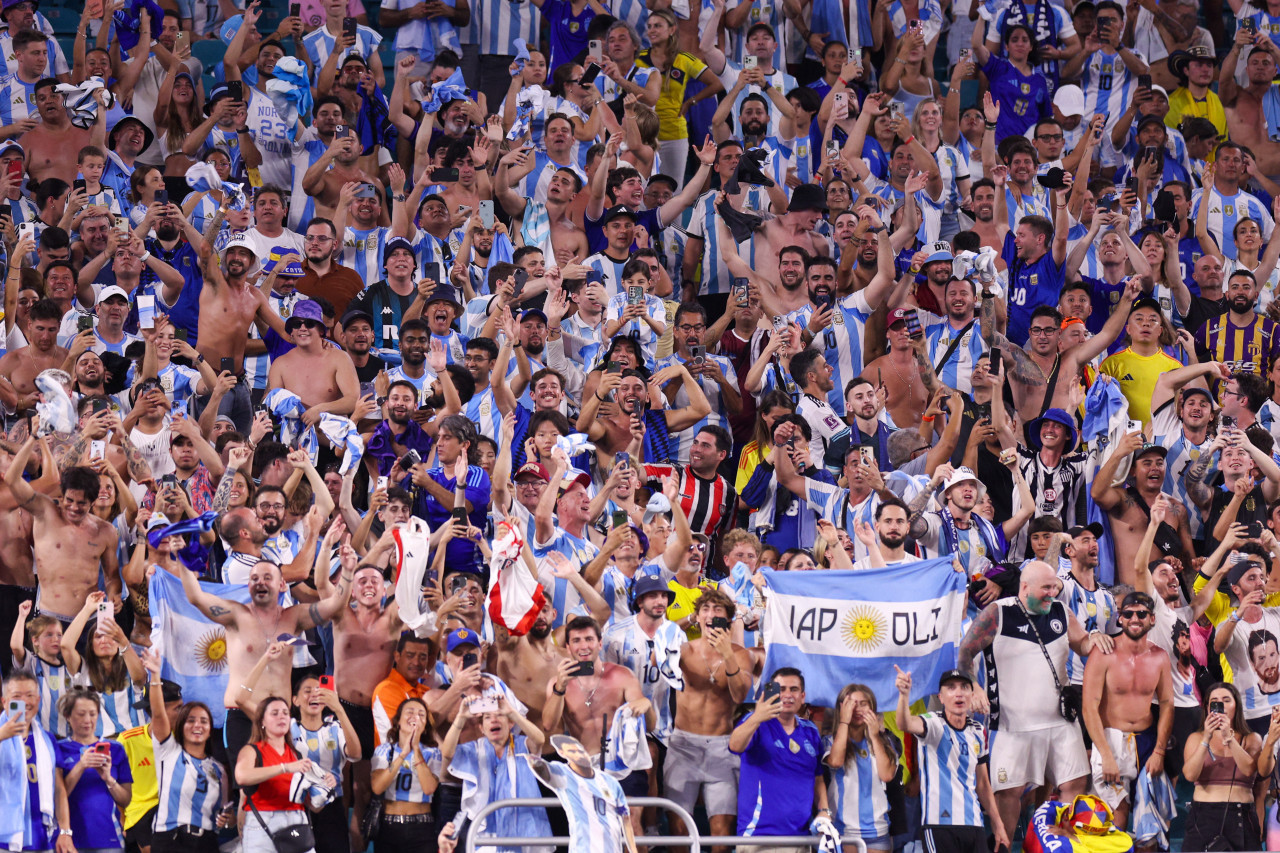 Fiesta argentina en el Hard Rock Stadium. Foto: Reuters.