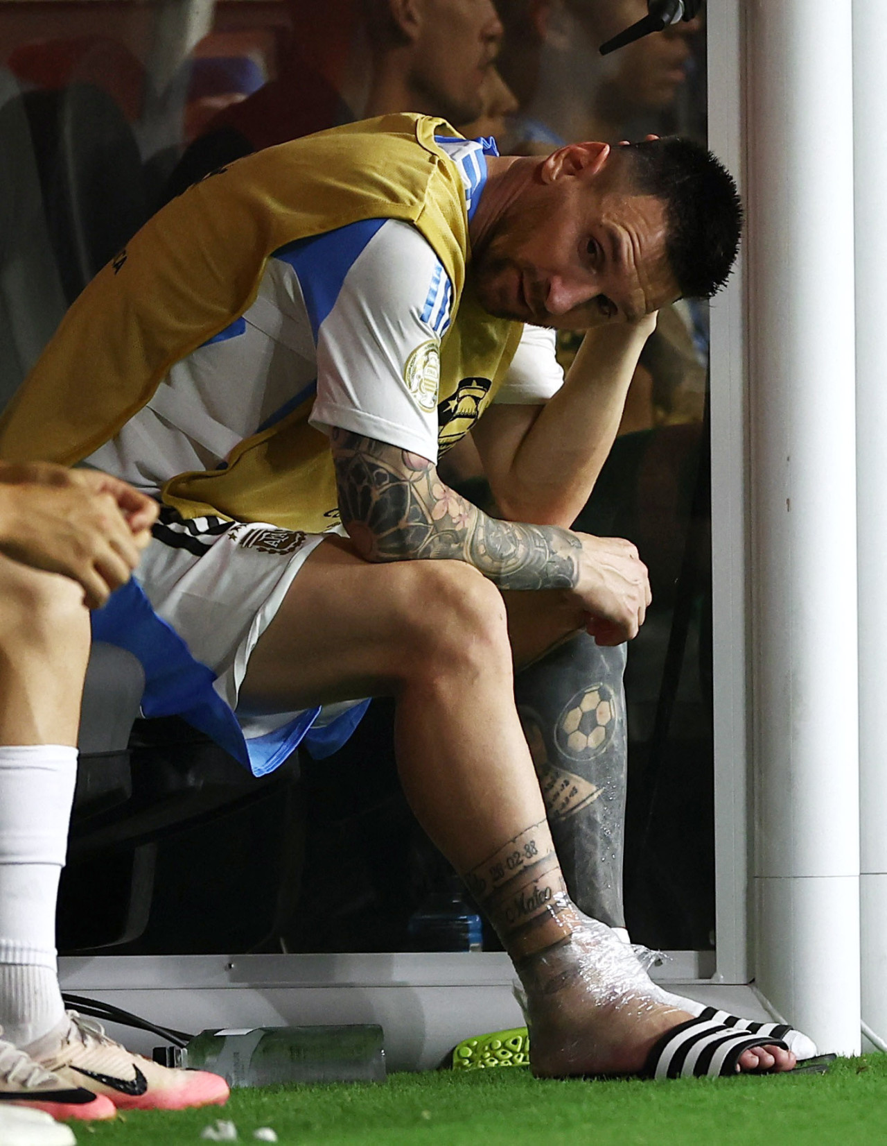 El tobillo de Lionel Messi. Foto: Reuters.