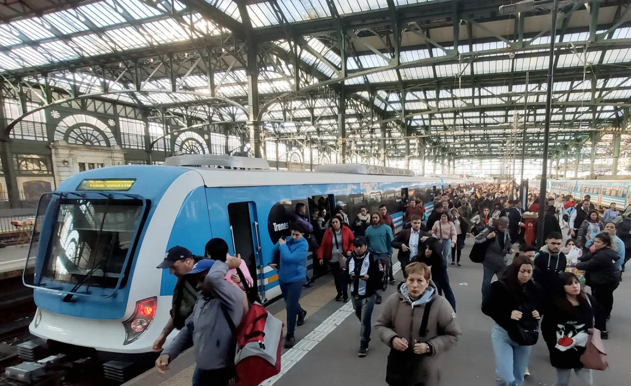 La Fraternidad podría convocar un paro de trenes. Foto: NA.