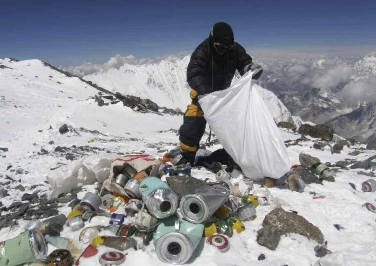 Toneladas basura congelada en el Monte Everest. Foto: X