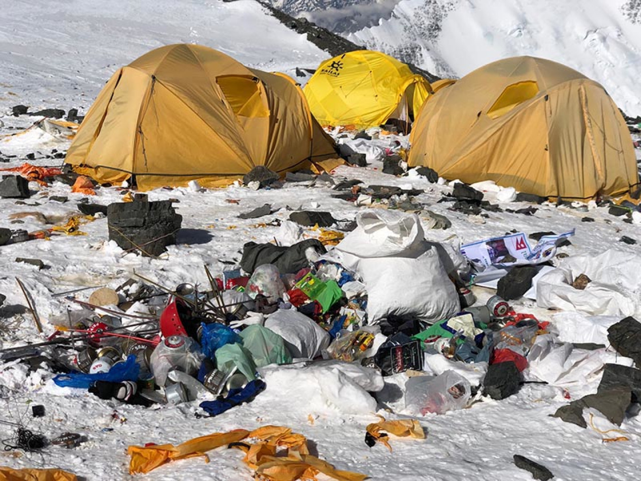 Toneladas basura congelada en el Monte Everest. Foto: X