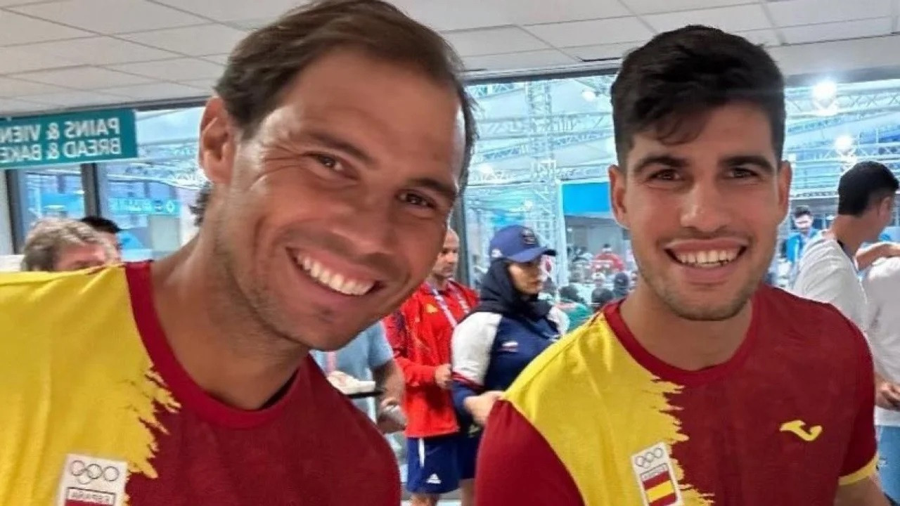 Rafael Nadal y Carlos Alcaraz en los Juegos Olímpicos de París 2024. Foto: NA.