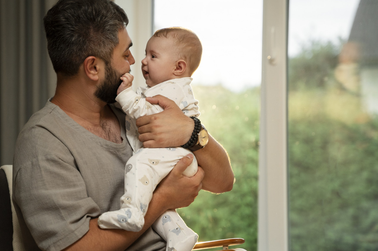 Padre e hijo. Foto Freepik.