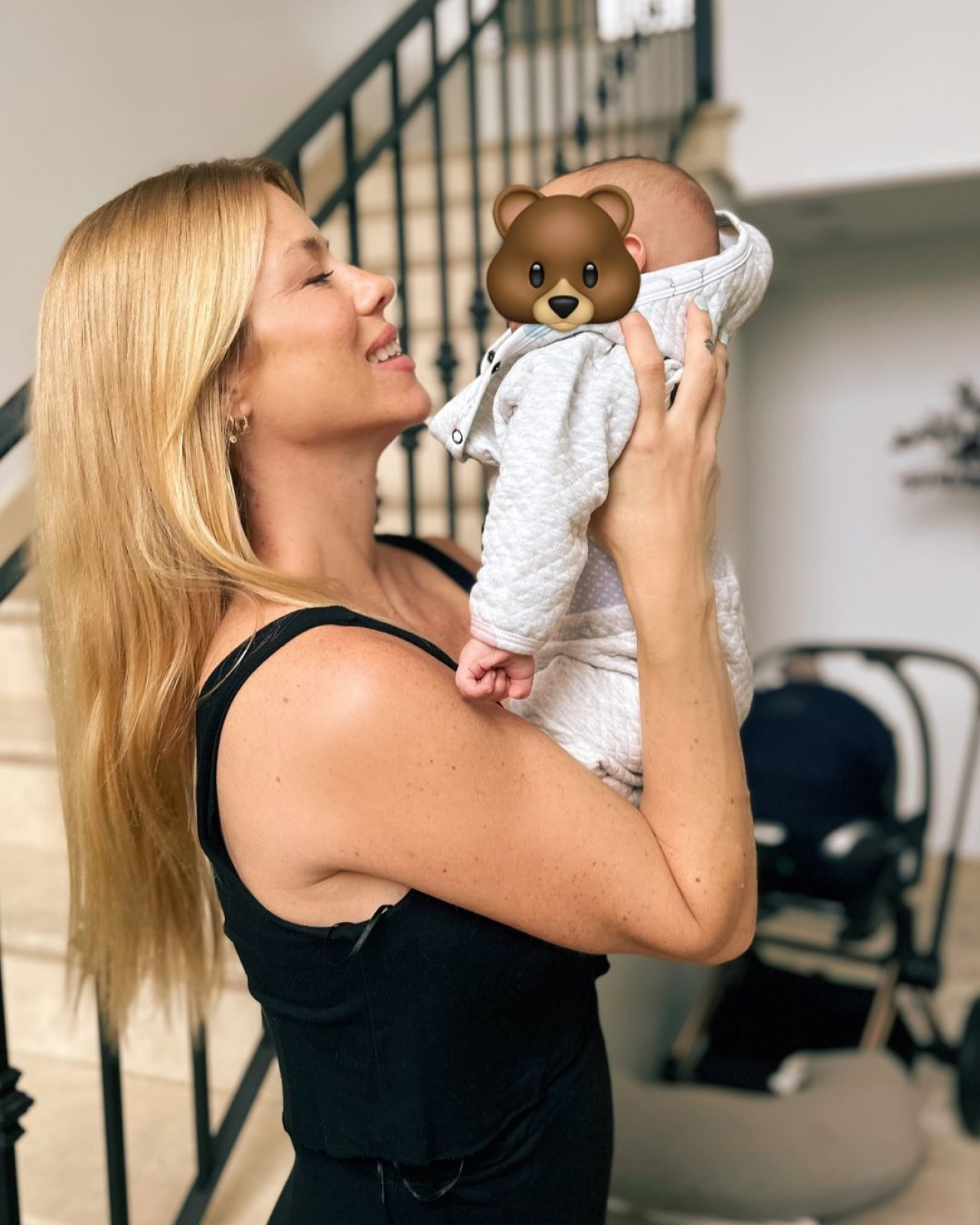 Las fotos que subió Nicole Neumann con su hijo. Foto Instagram.