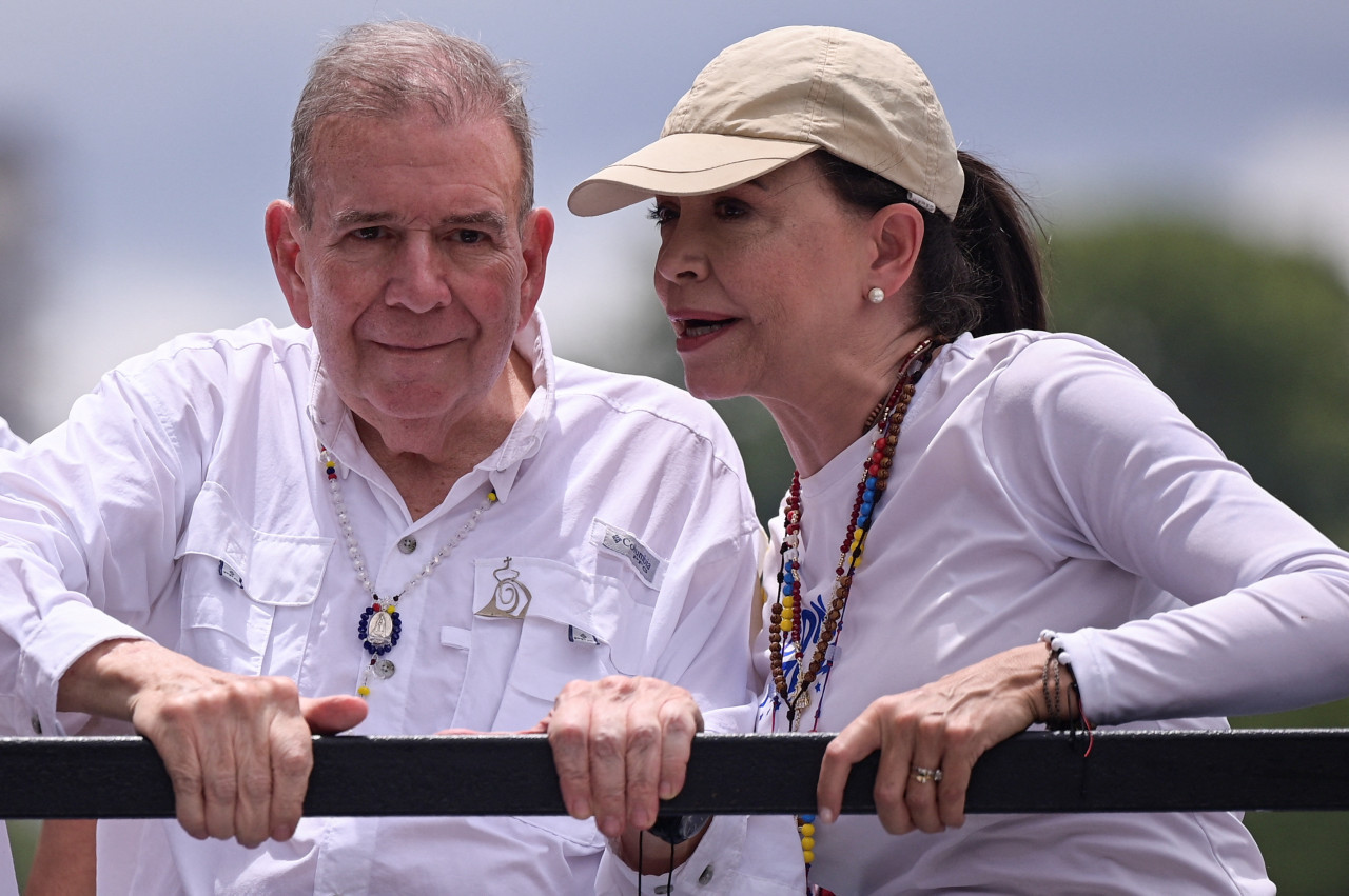 Edmundo Gonzalez y Maria Corina Machado. Foto: Reuters