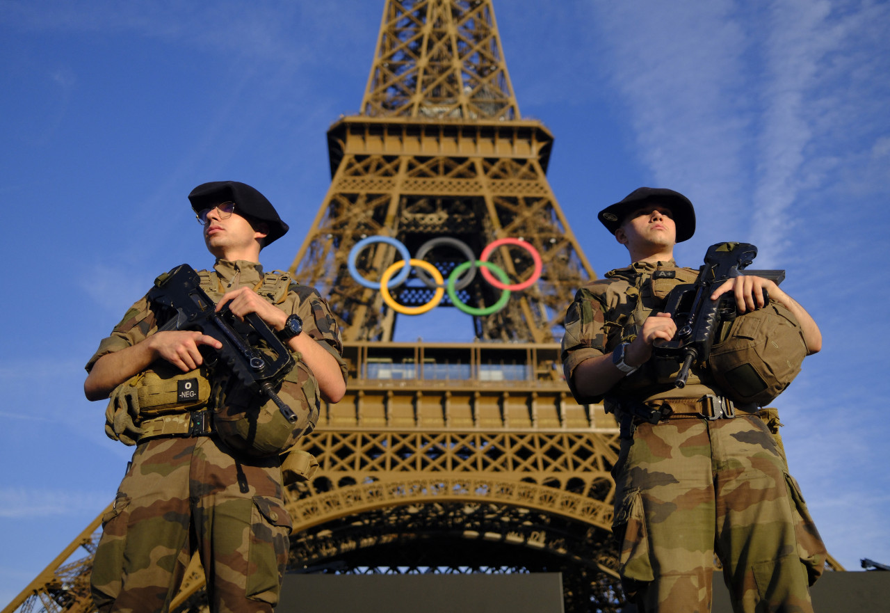 Se desplegó un gran operativo de seguridad durante la apertura de los Juegos Olímpicos. Foto Reuters.