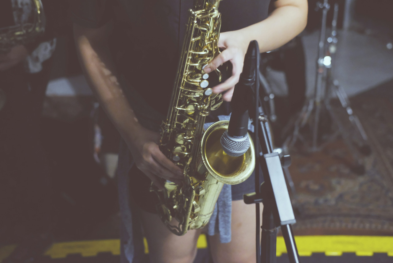 Saxofón. Foto: Unsplash.