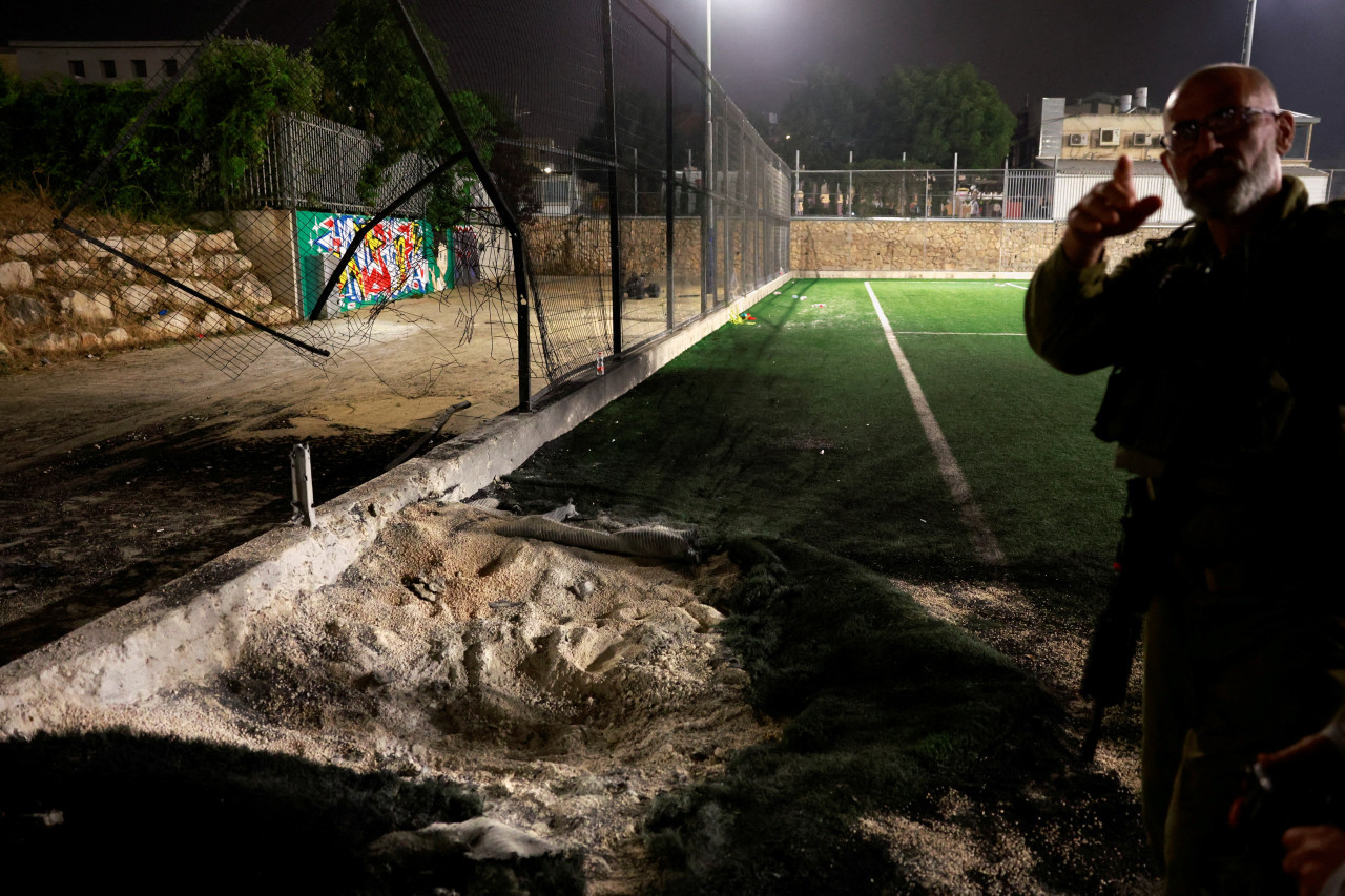 Ataque de Hezbollah contra una cancha de fútbol. Foto: Reuters.