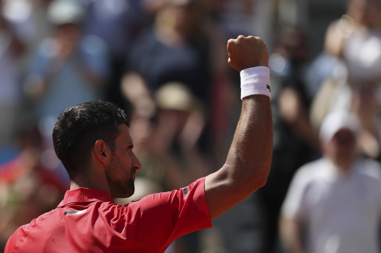 Novak Djokovic festejando el triunfo logrado ante Rafa Nadal. Foto: EFE/ Juanjo Martín.