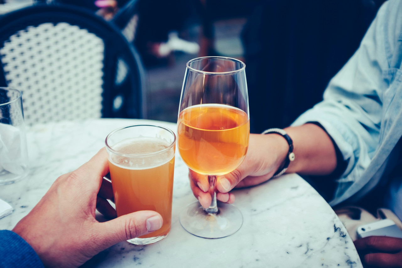 Consumo de vino y cerveza. Foto: Unsplash.