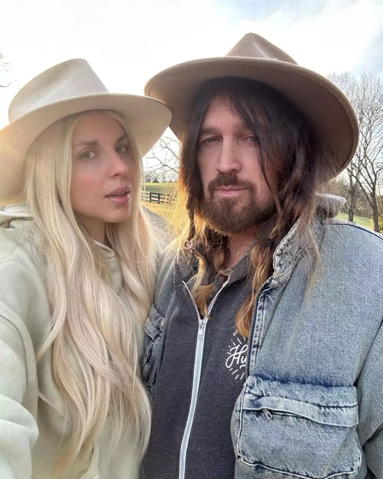 Billy Ray Cyrus y Firerose, su ex. Foto: Instagram.