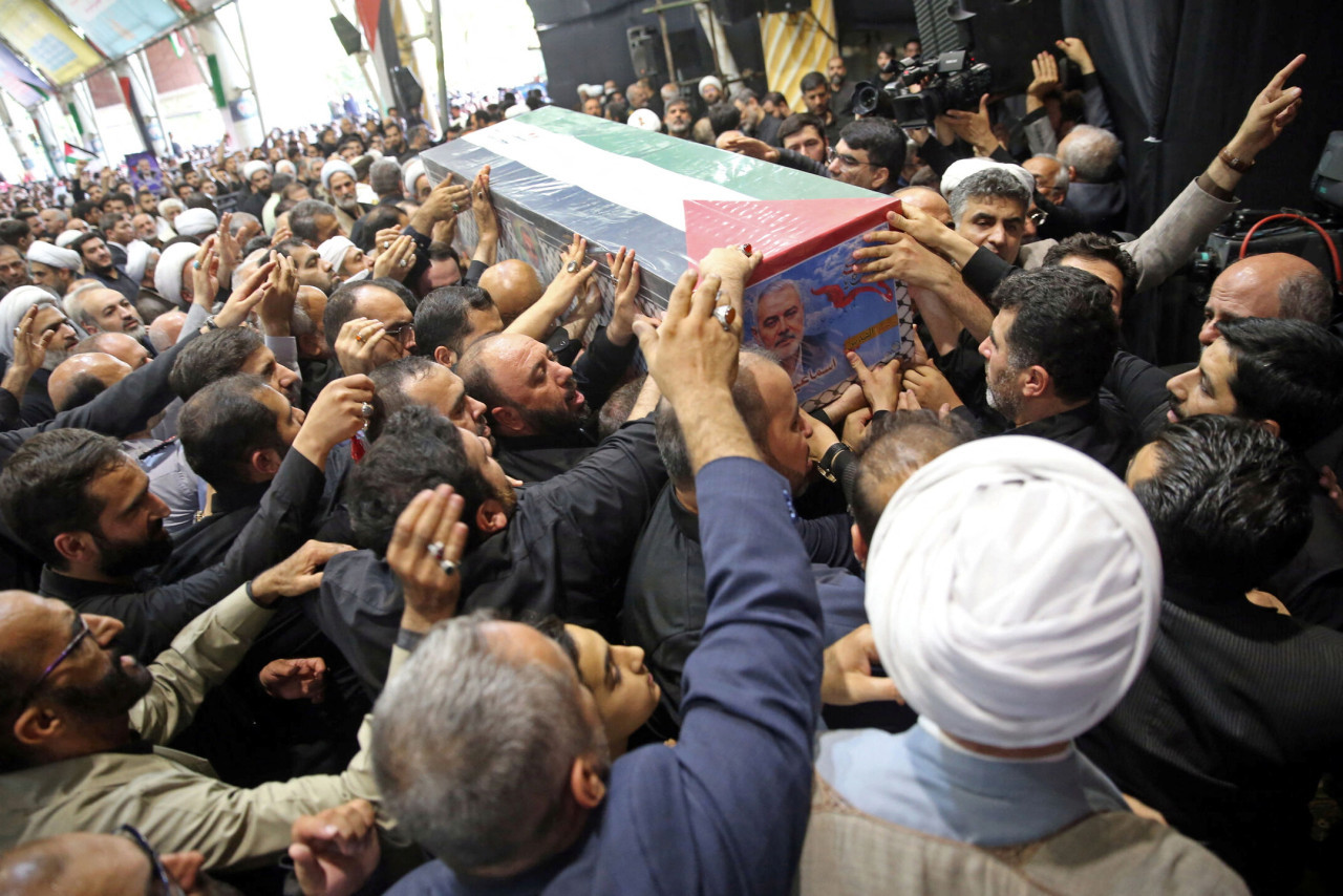 Masivo funeral de Ismail Haniyeh, líder político de Hamás. Foto: Reuters.