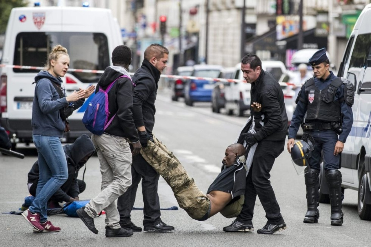 Migrantes en París. Fuente: X