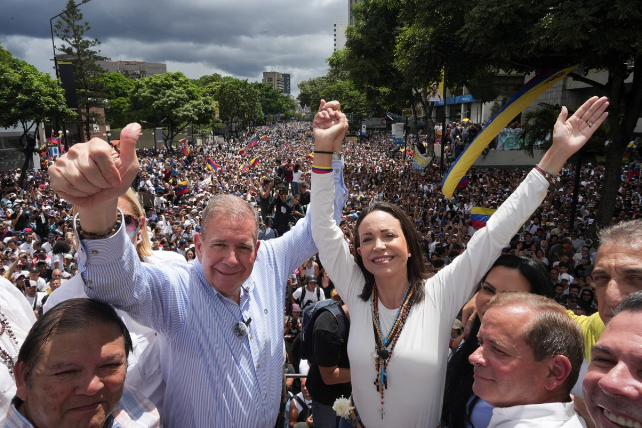 Edmundo González Urrutia y Maria Corina Machado. Foto: Reuters.