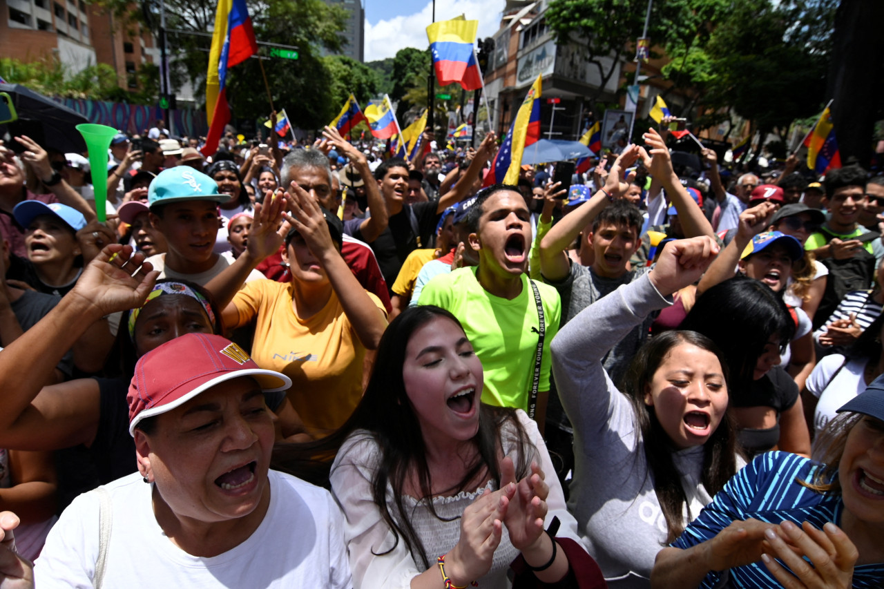 Marcha opositora en Venezuela. Foto: Reuters