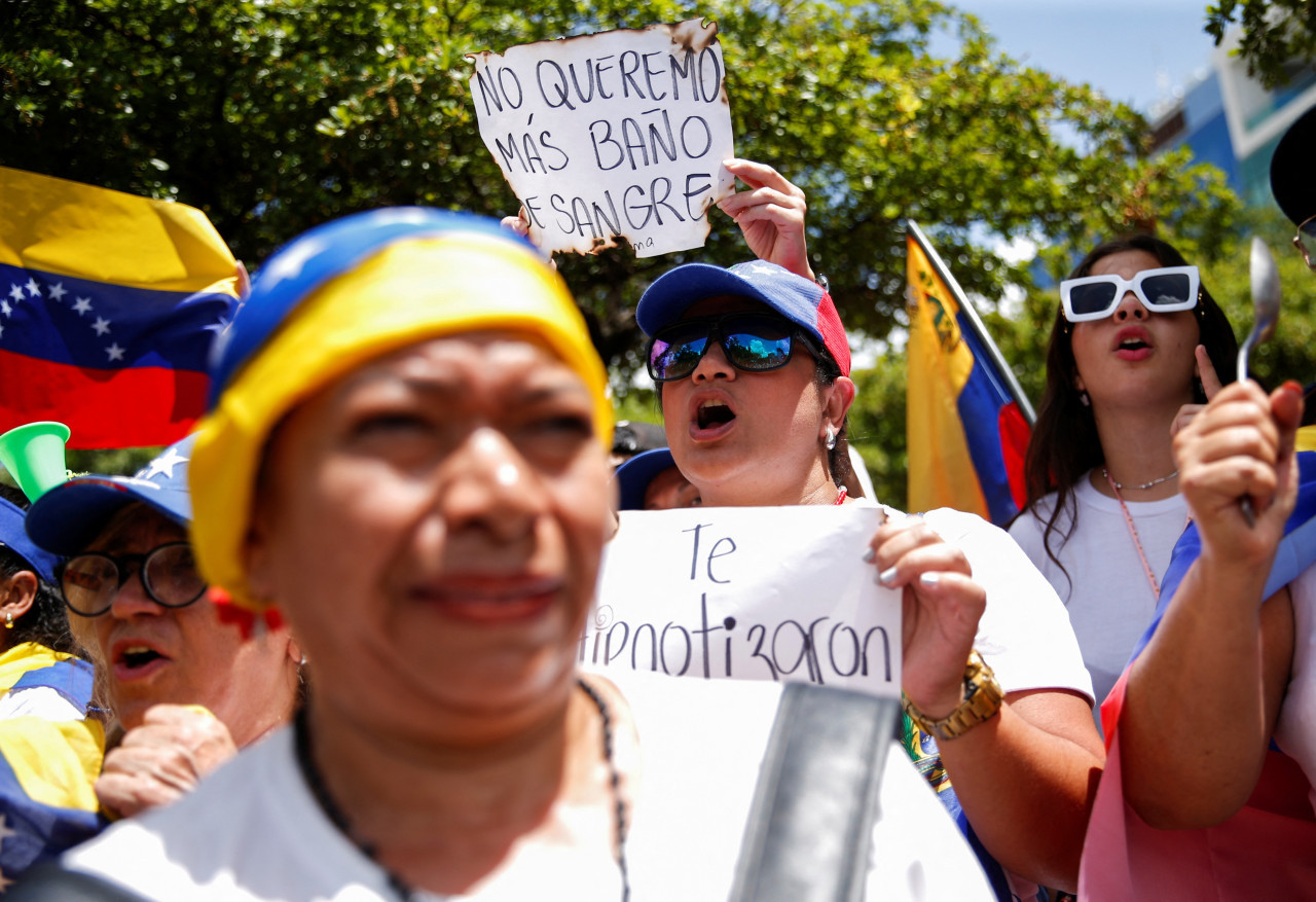 Marcha opositora en Venezuela. Foto: Reuters