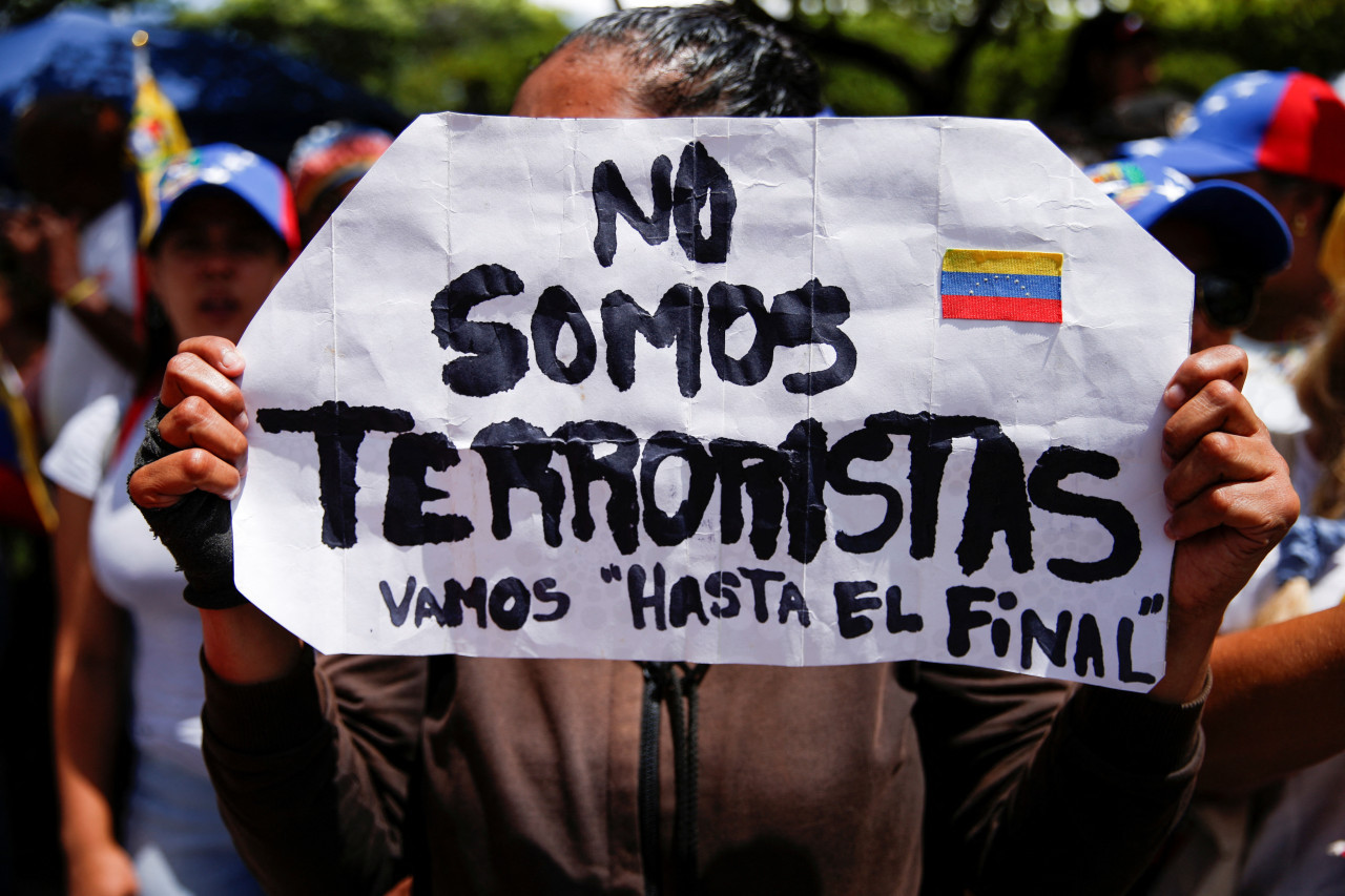 Marcha opositora en Venezuela. Foto: Reuters