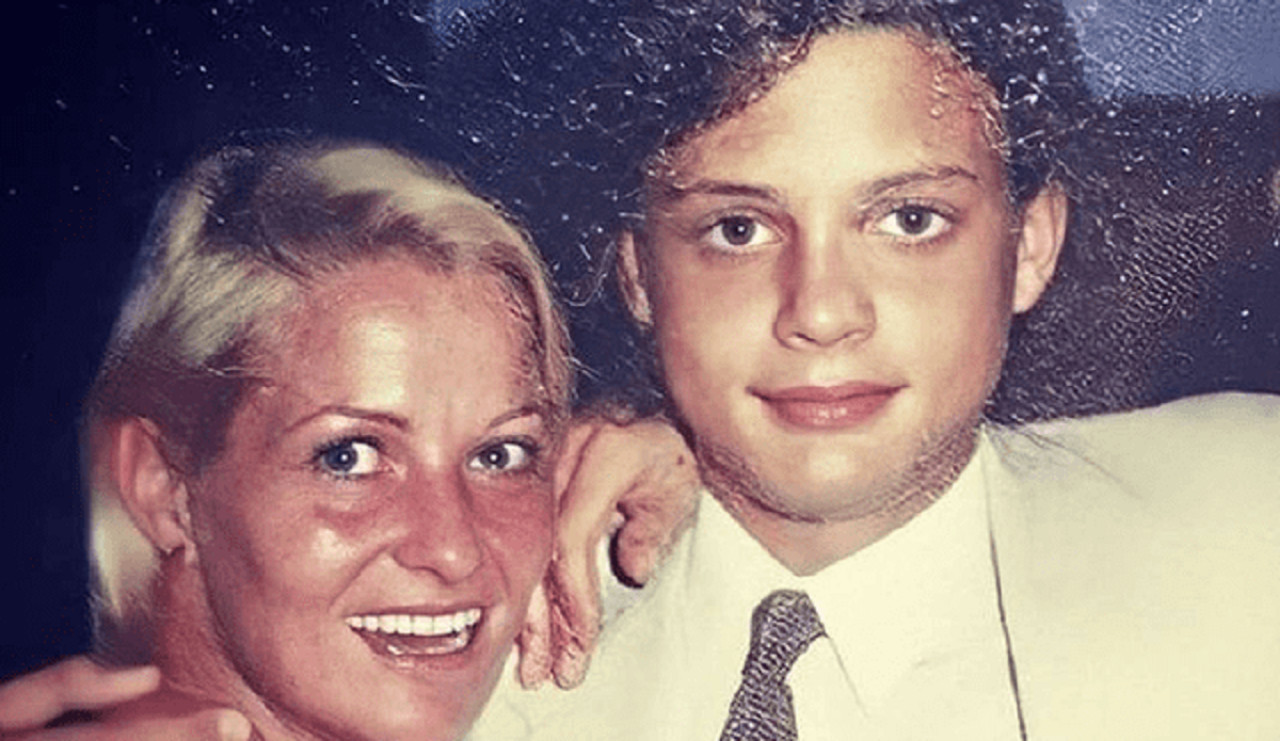 Luis Miguel y su madre, Marcela Basteri. Foto: Redes