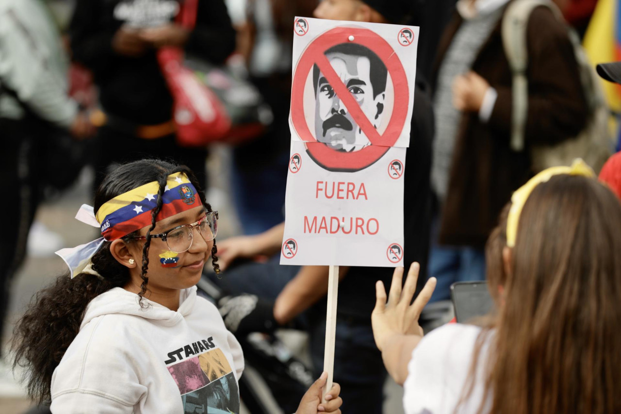 Venezolanos en Colombia protestan contra el resultado de las elecciones. Foto: EFE