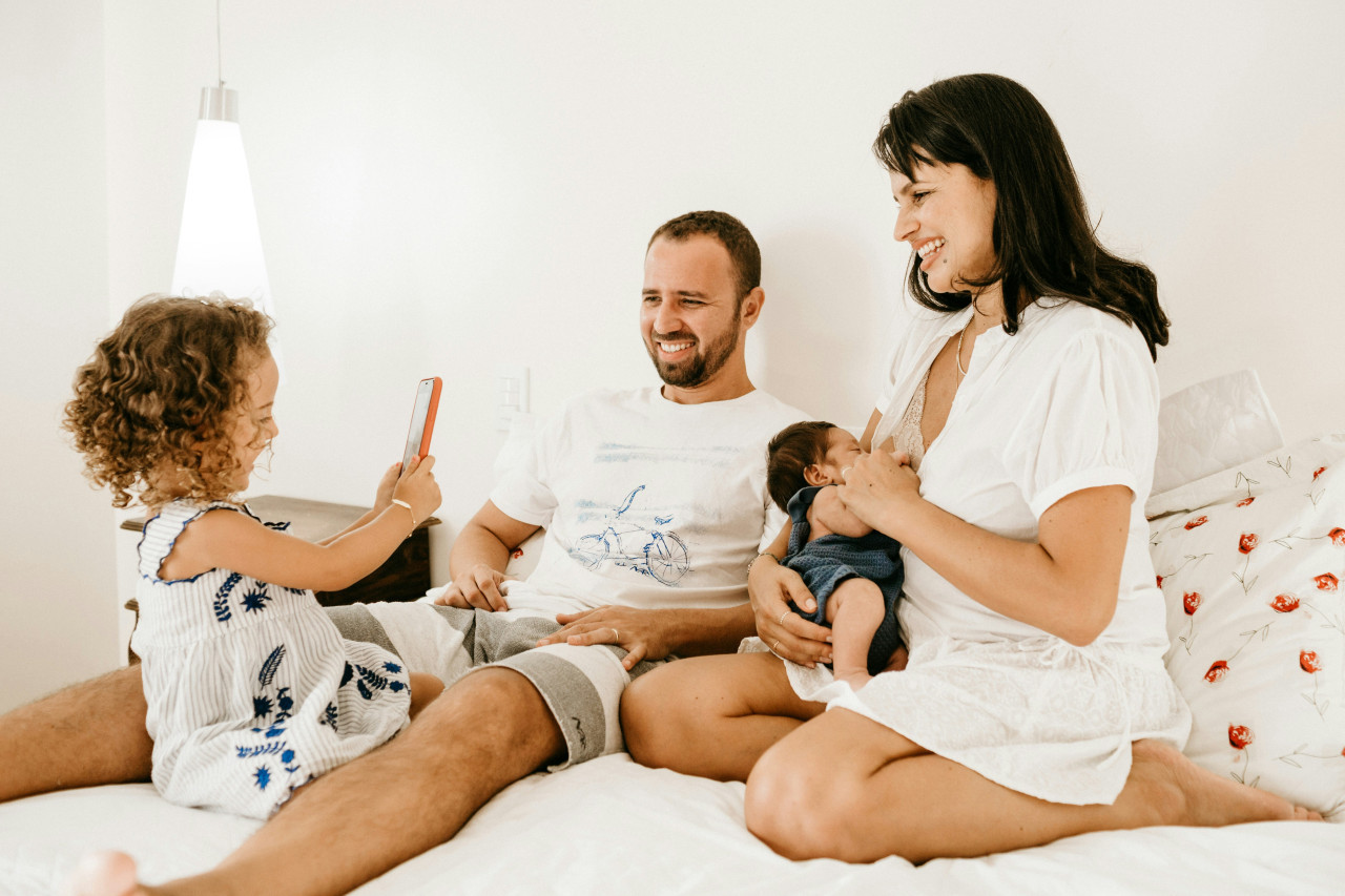 Maternidad, lactancia, bebé, salud. Foto: Unsplash