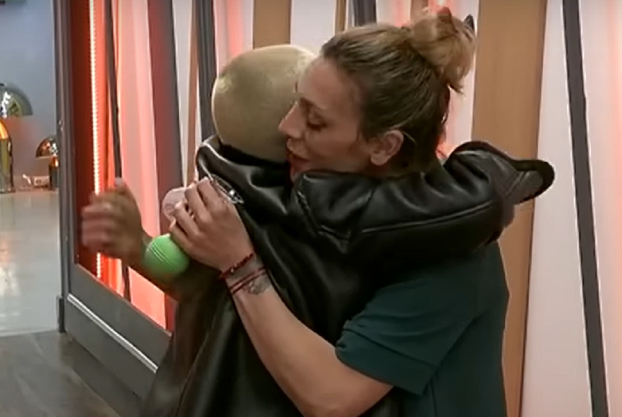 Furia junto a su hermana Coy. Foto: captura Telefe.