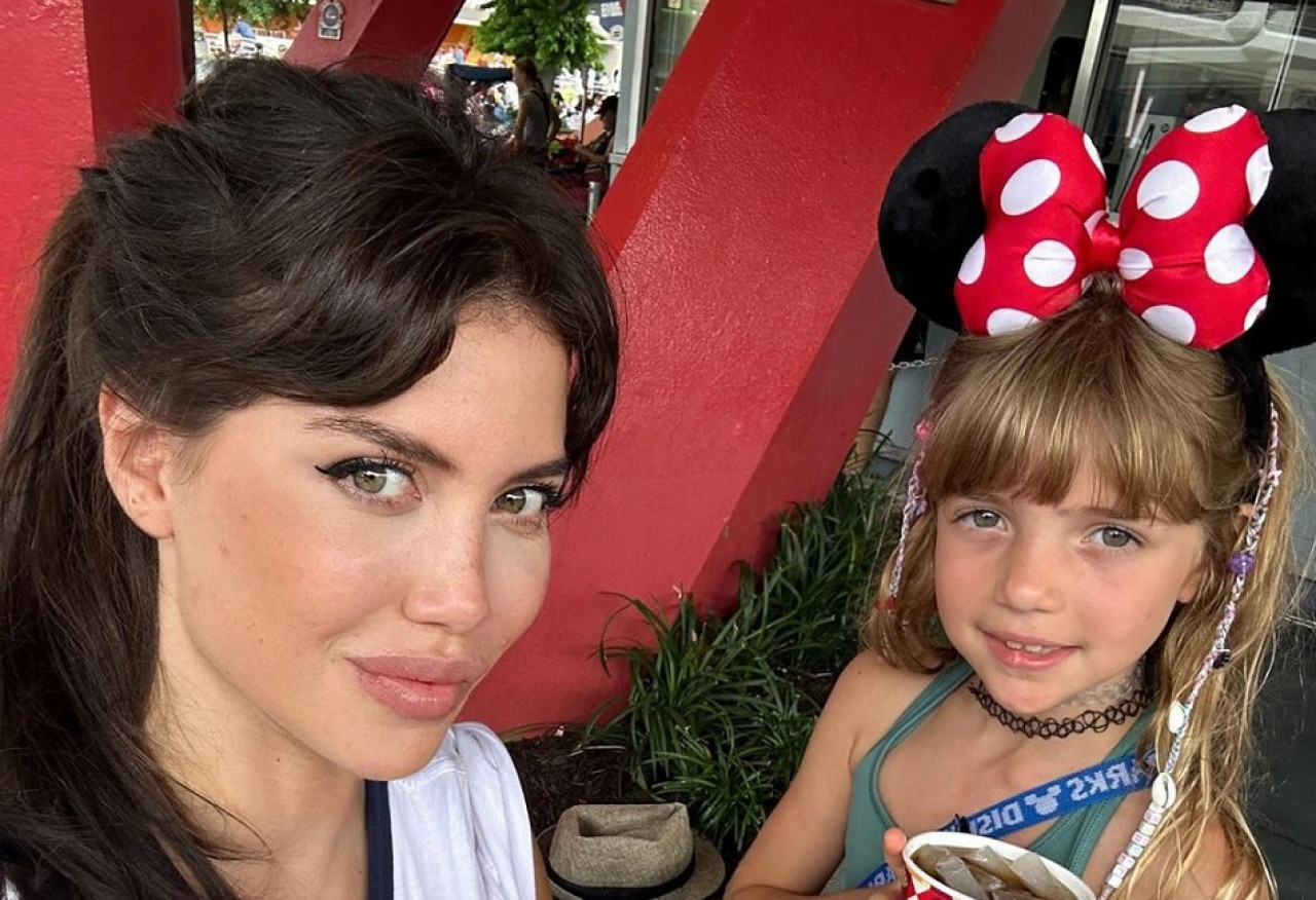 Wanda Nara junto a sus hijas en Disney. Foto: Instagram @wanda_nara.