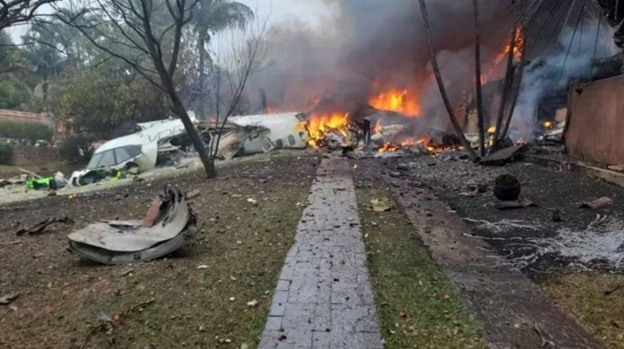 Así quedó el avión estrellado en Brasil. Foto: X