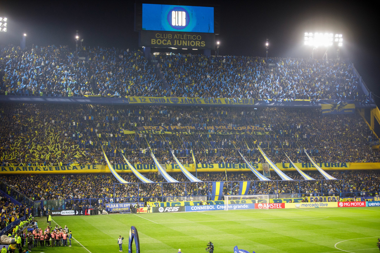 Hinchada de Boca Juniors. Foto: X @BocaJrsOficial