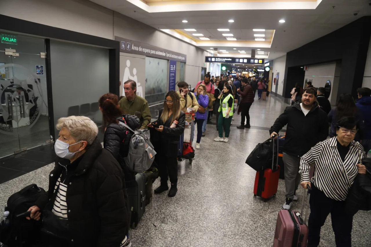 Demoras y cancelaciones de vuelos en Aeroparque. Foto: NA.